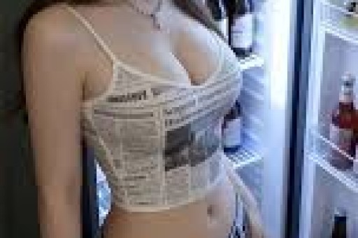 优思益塌房始末：明星集体道歉背后假洋牌与代工厂的真相